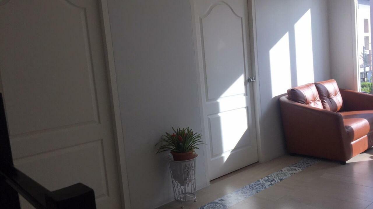 Teak Villa Bangkok Eksteriør bilde